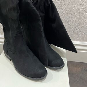 New Black flat Black high boots 8.5